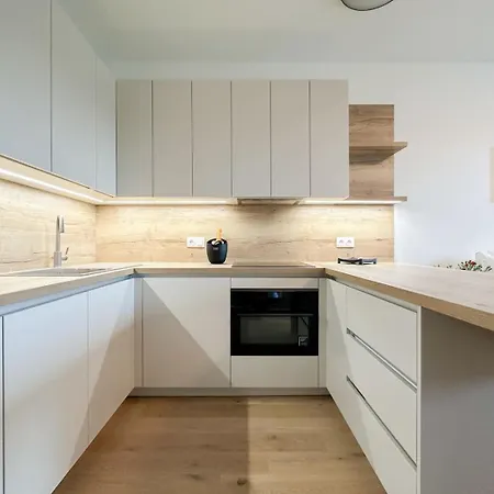 דירה Real Living By Refa Balcony Retreat 75