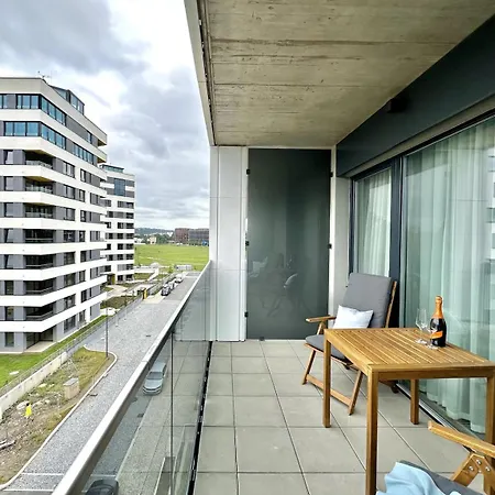 דירה Real Living By Refa Balcony Retreat 75 פראג