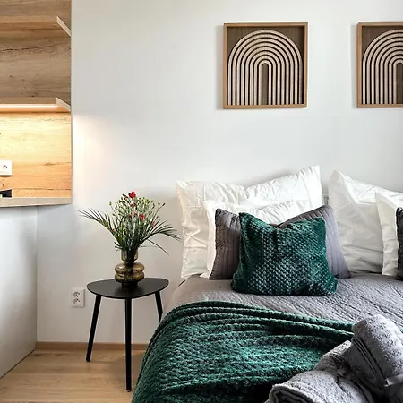 Real Living By Refa Balcony Retreat 75 Apartment *