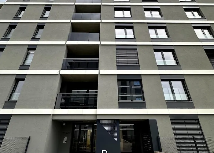 Real Living By Refa Balcony Retreat 75 *