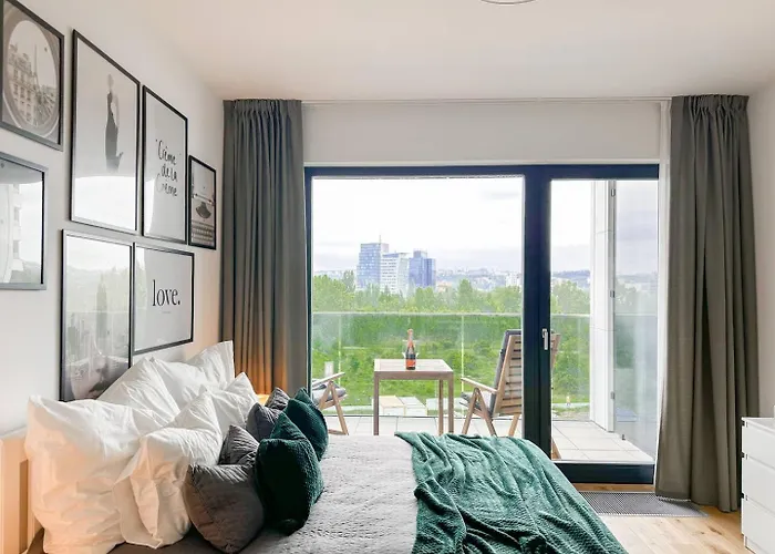 Real Living By Refa Balcony Retreat 75